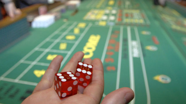 würfelspiel-erstaunlich-Rollen